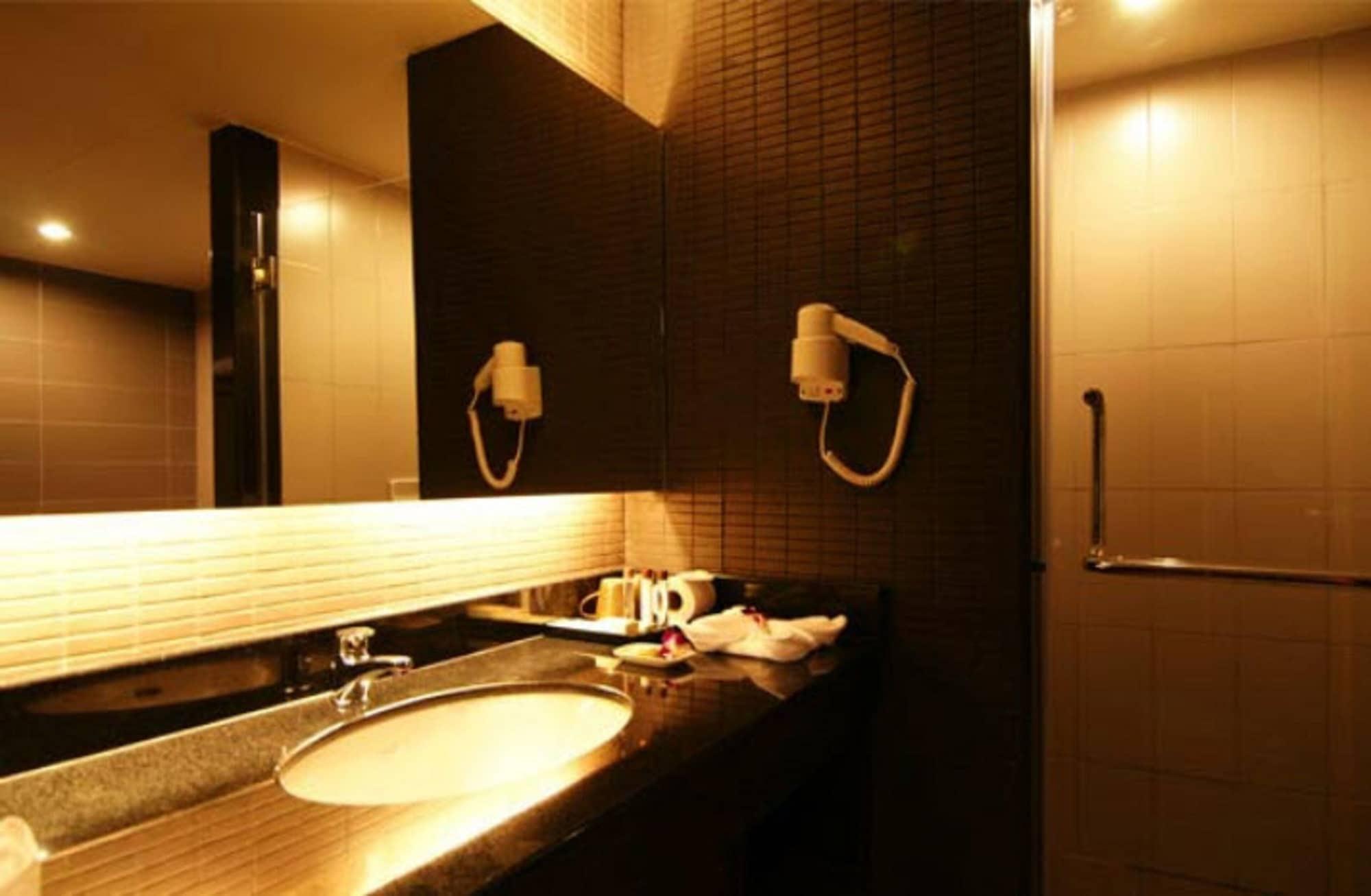 Sea Me Spring Tree Hotel (Adults Only) Pattaya Zewnętrze zdjęcie
